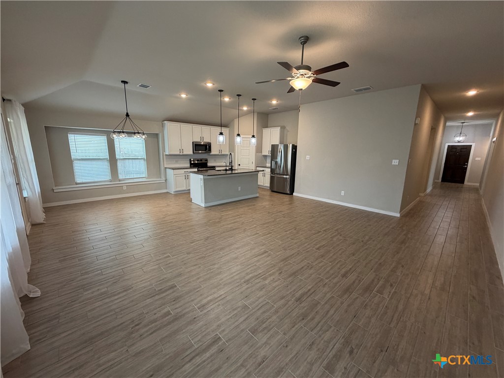 1100 River Wood