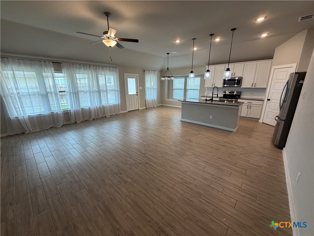 1100 River Wood