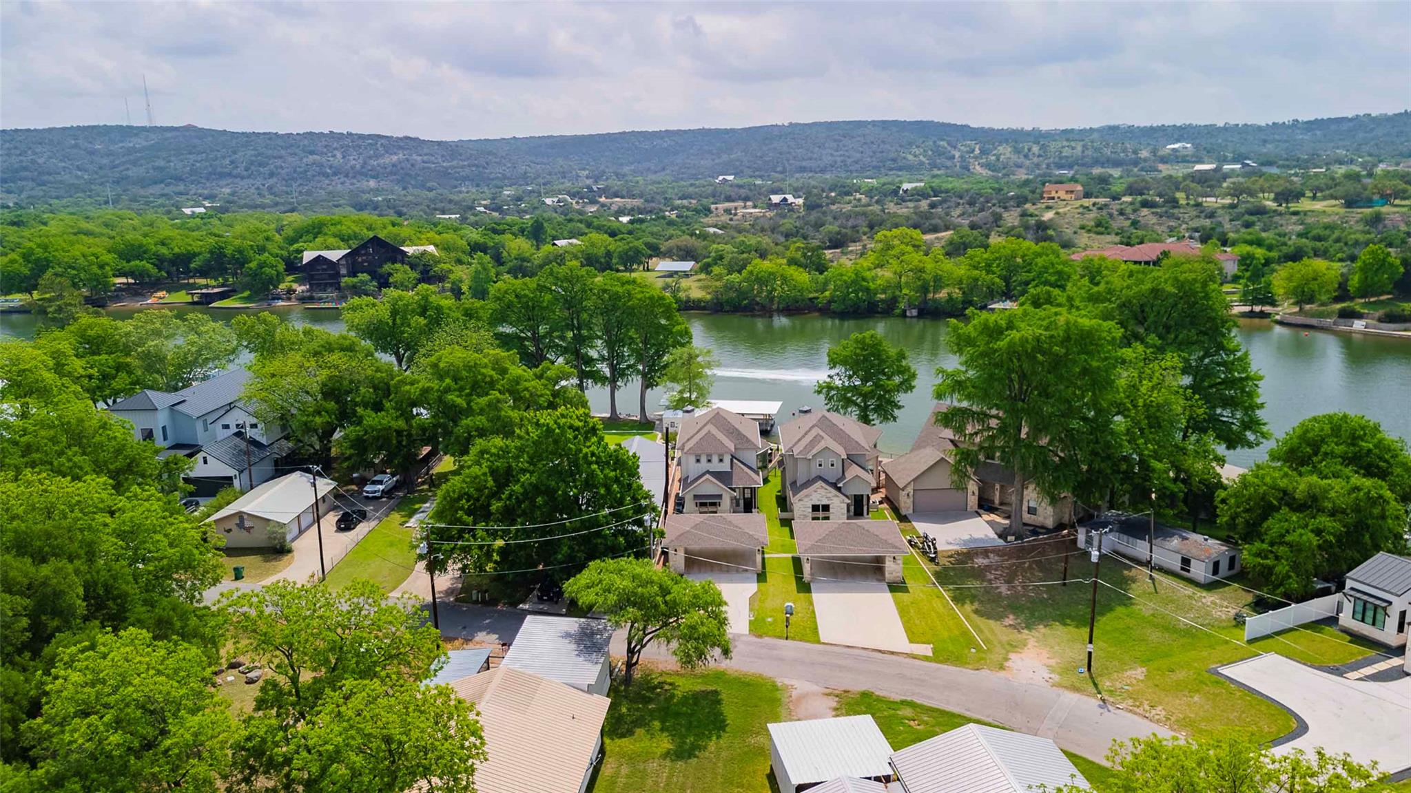 2228 Williams Lakeshore DR