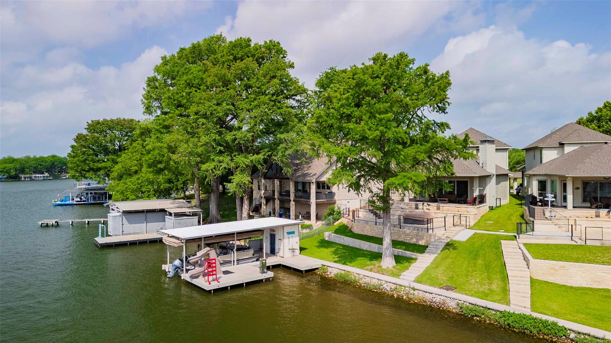 2228 Williams Lakeshore DR
