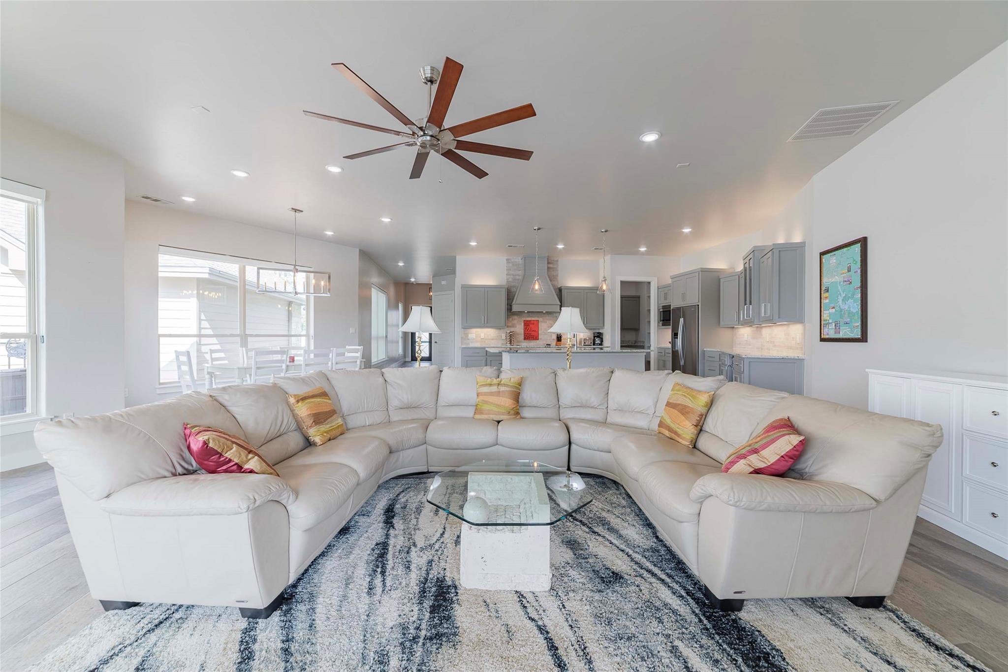 2228 Williams Lakeshore DR