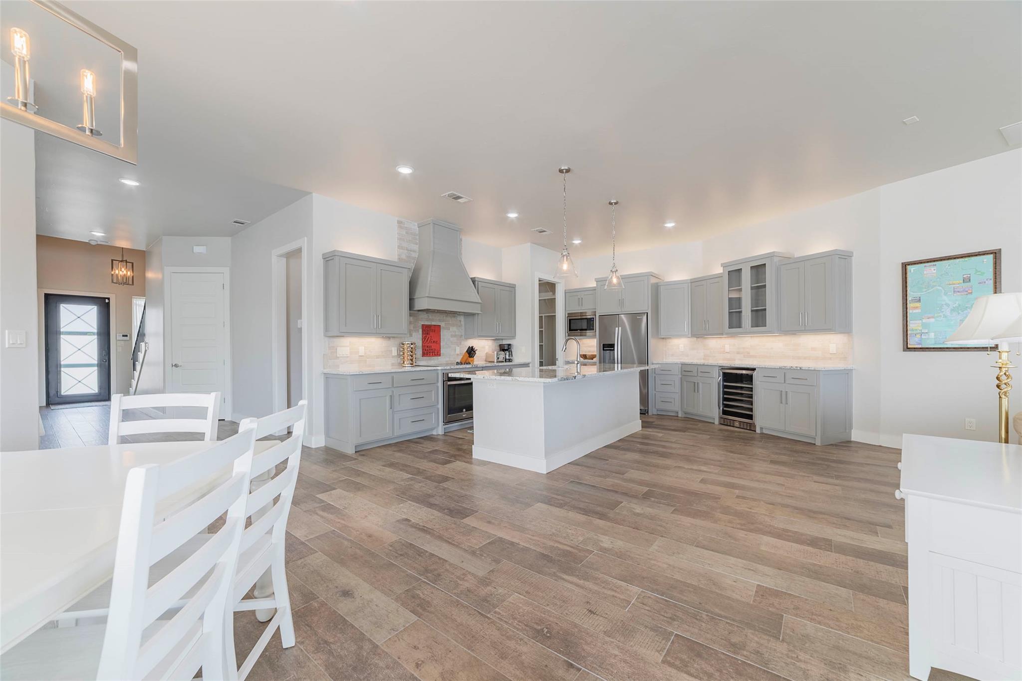 2228 Williams Lakeshore DR