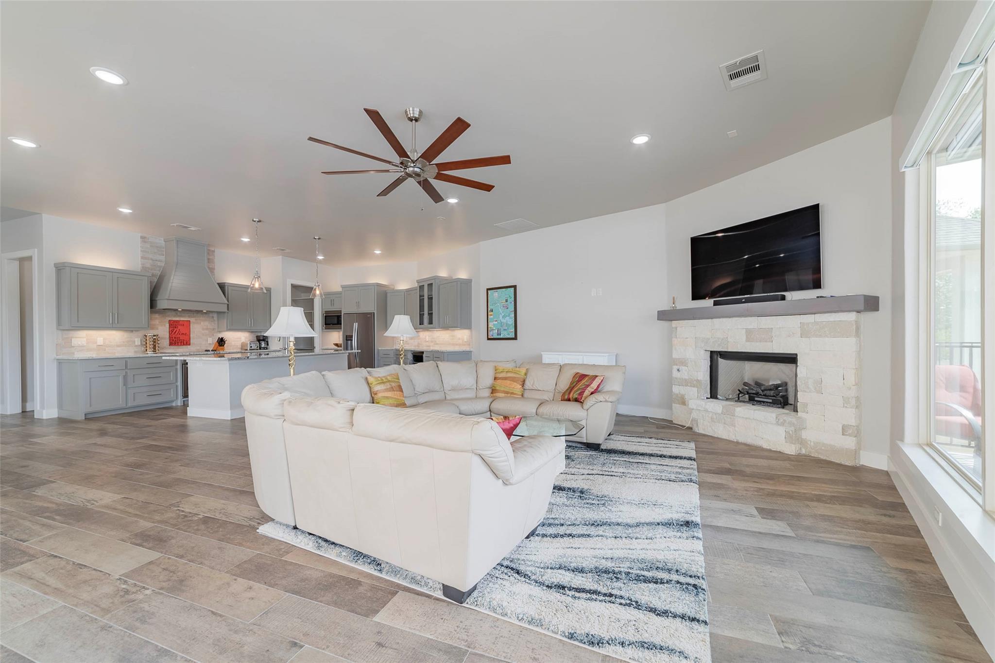 2228 Williams Lakeshore DR