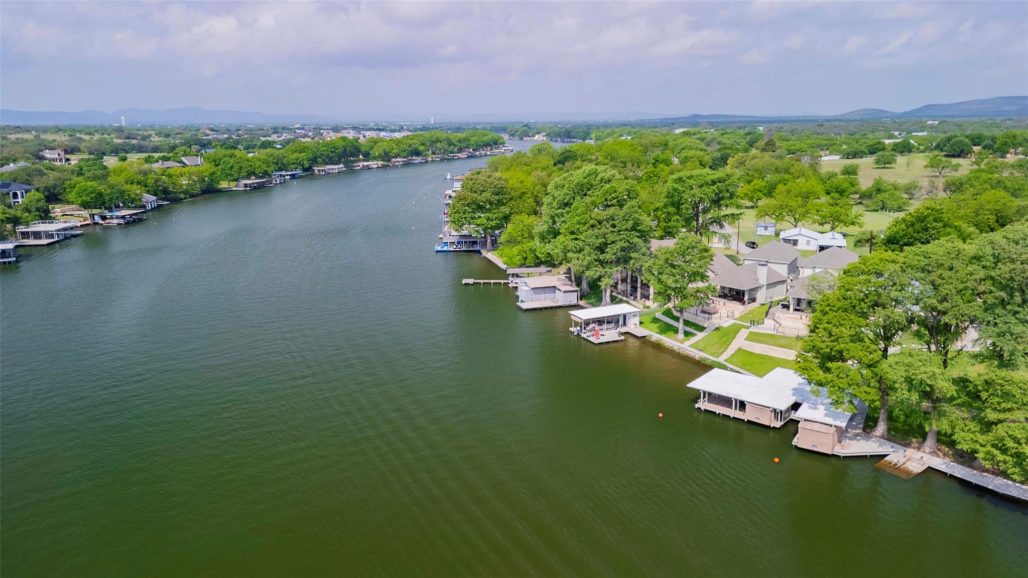 2228 Williams Lakeshore DR