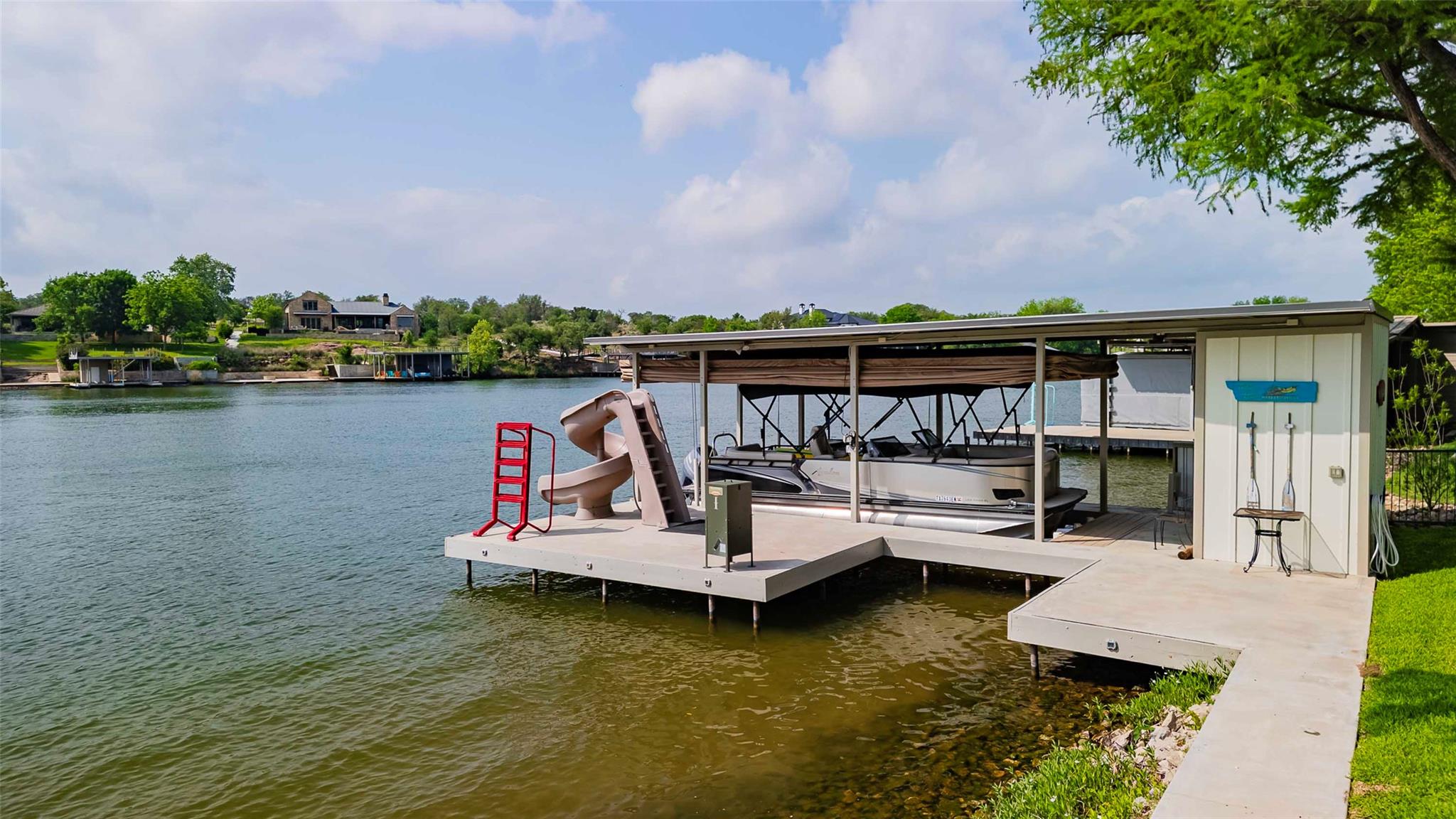 2228 Williams Lakeshore DR