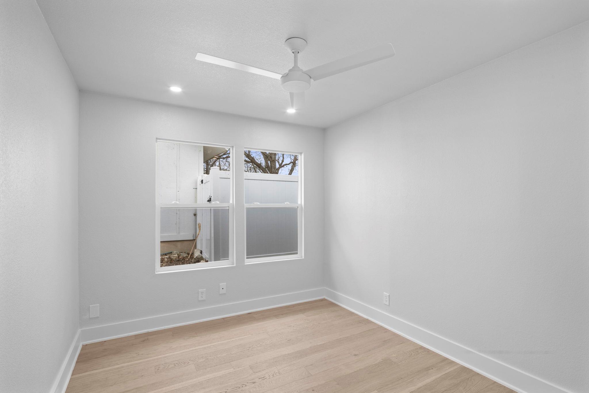 1405 Sahara Ave