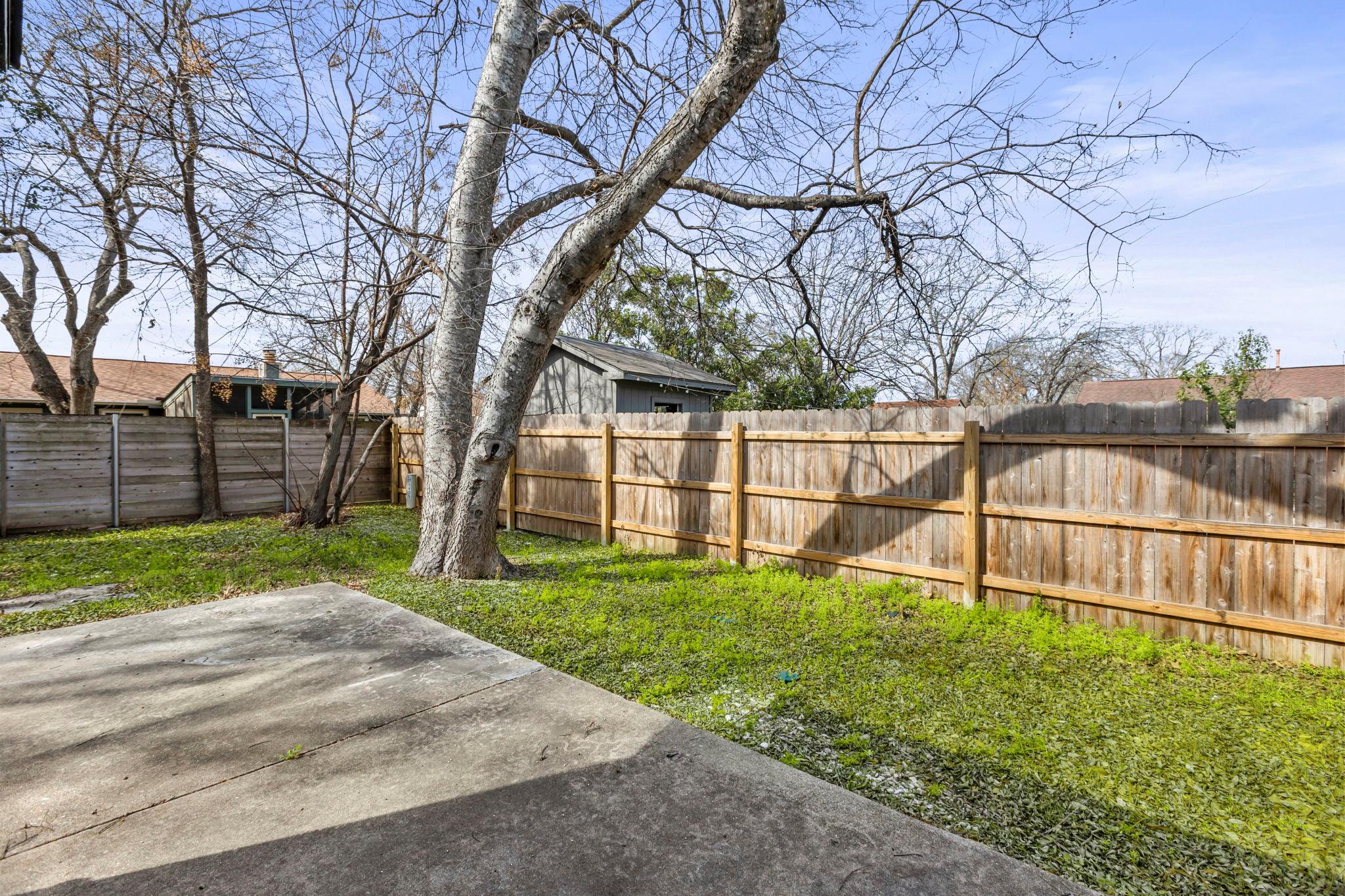 1405 Sahara Ave