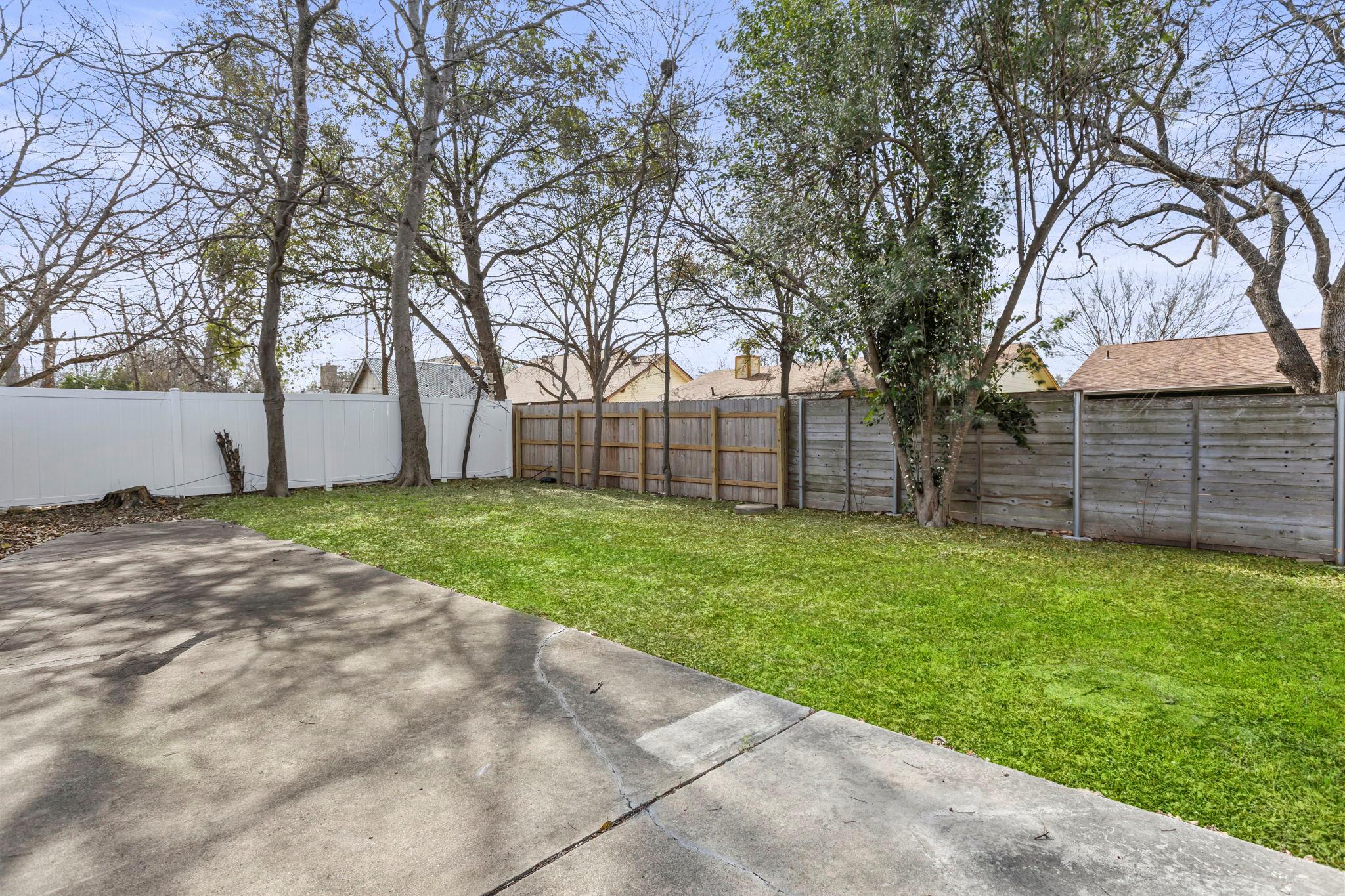 1405 Sahara Ave