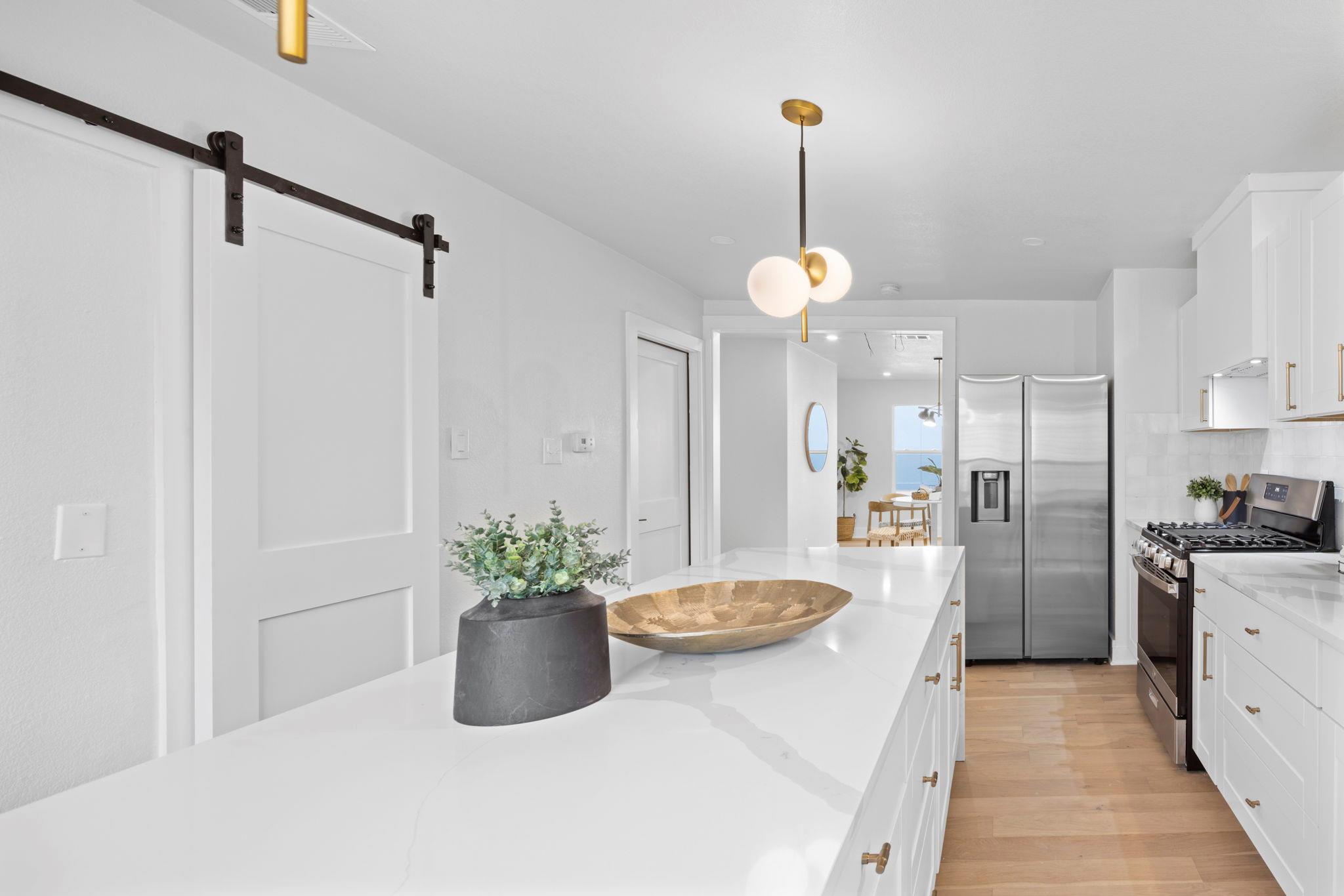 1405 Sahara Ave