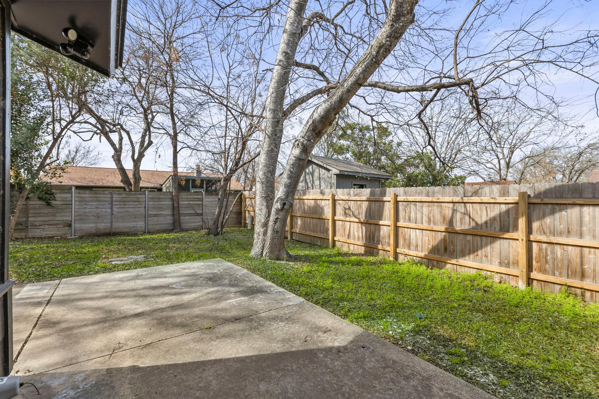 1405 Sahara Ave