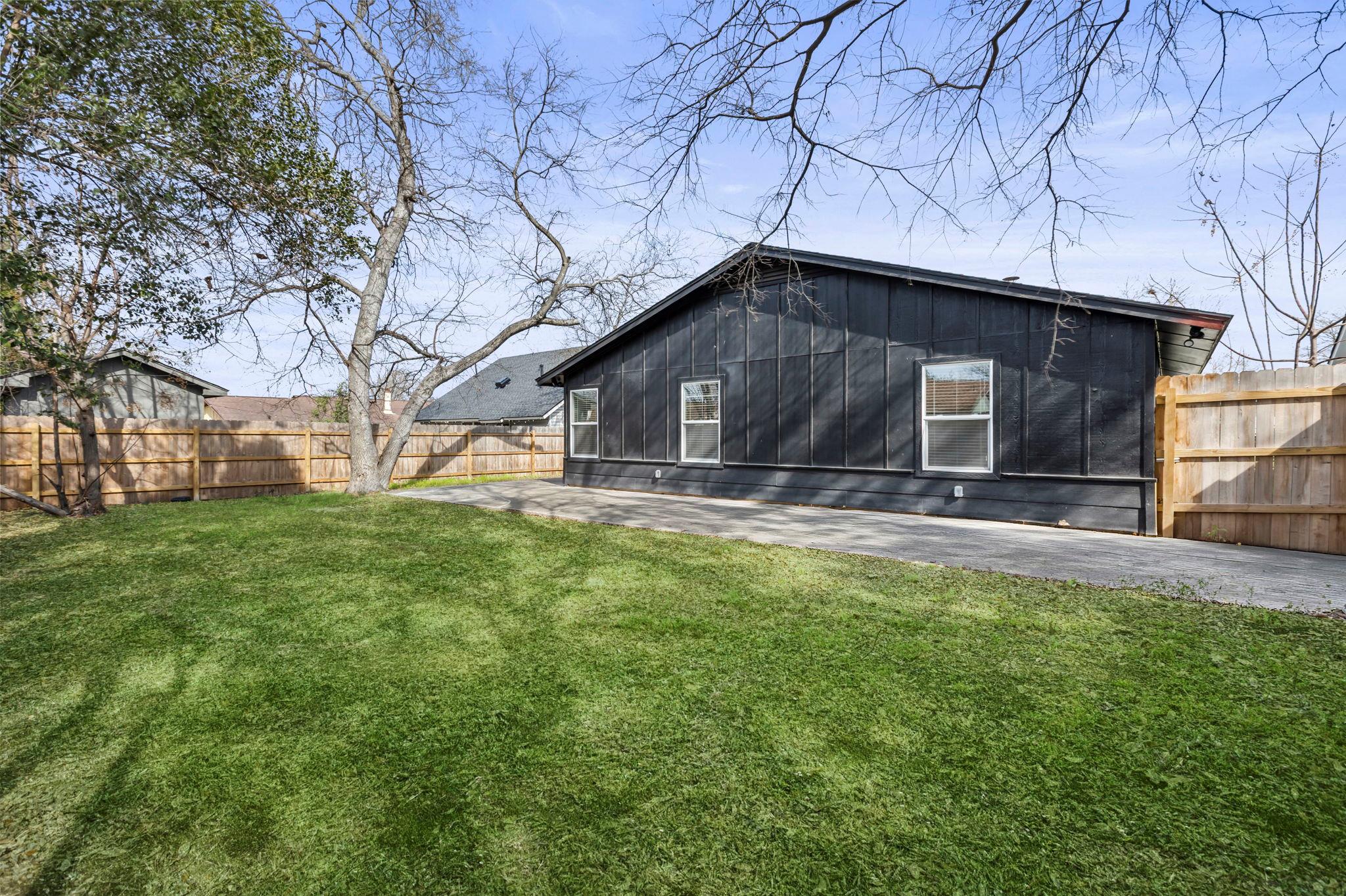 1405 Sahara Ave