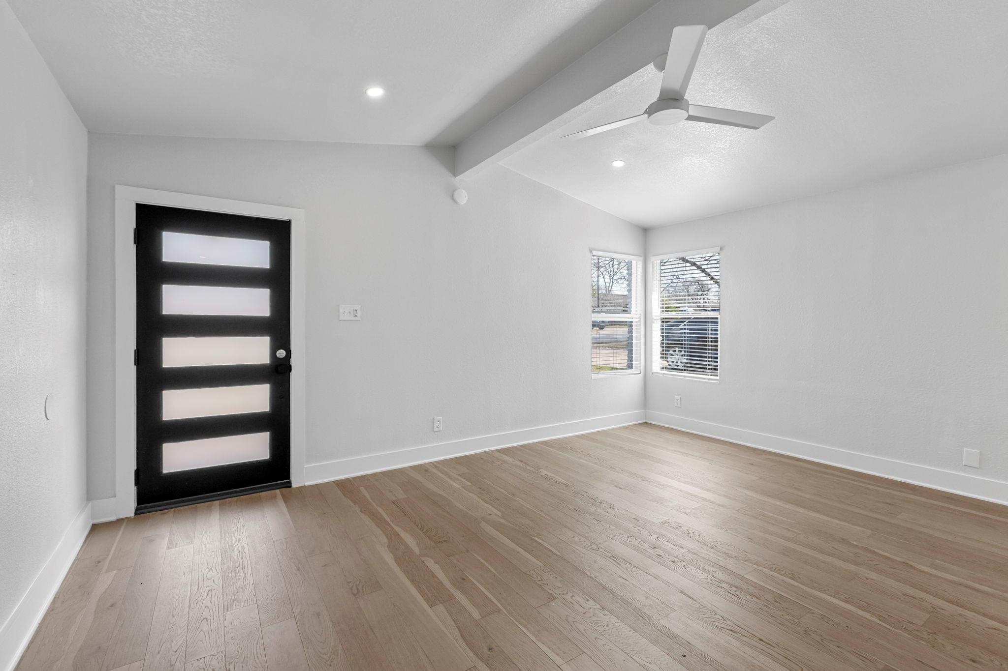 1405 Sahara Ave