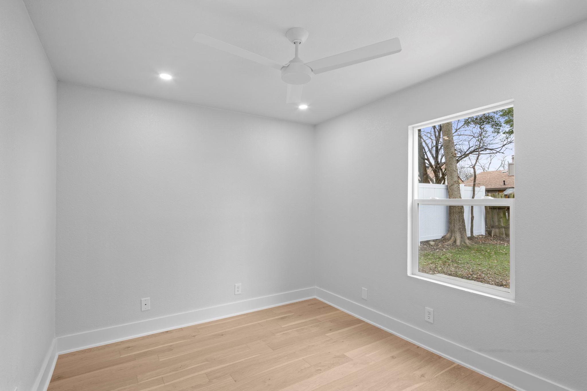 1405 Sahara Ave