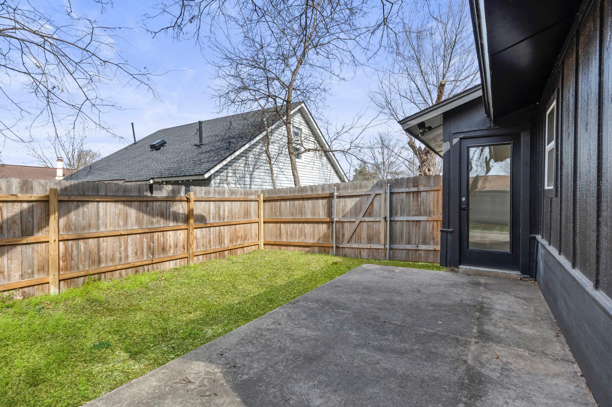 1405 Sahara Ave
