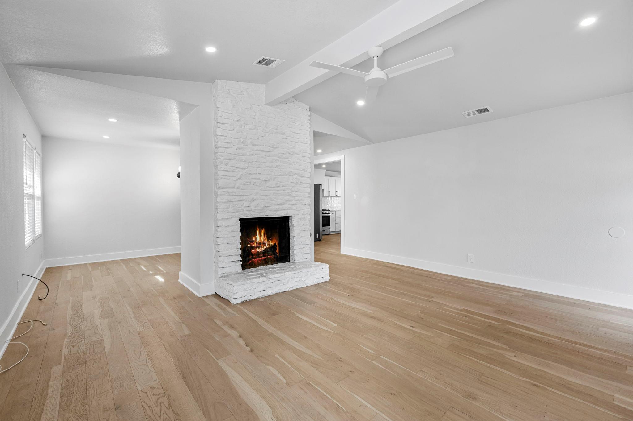 1405 Sahara Ave