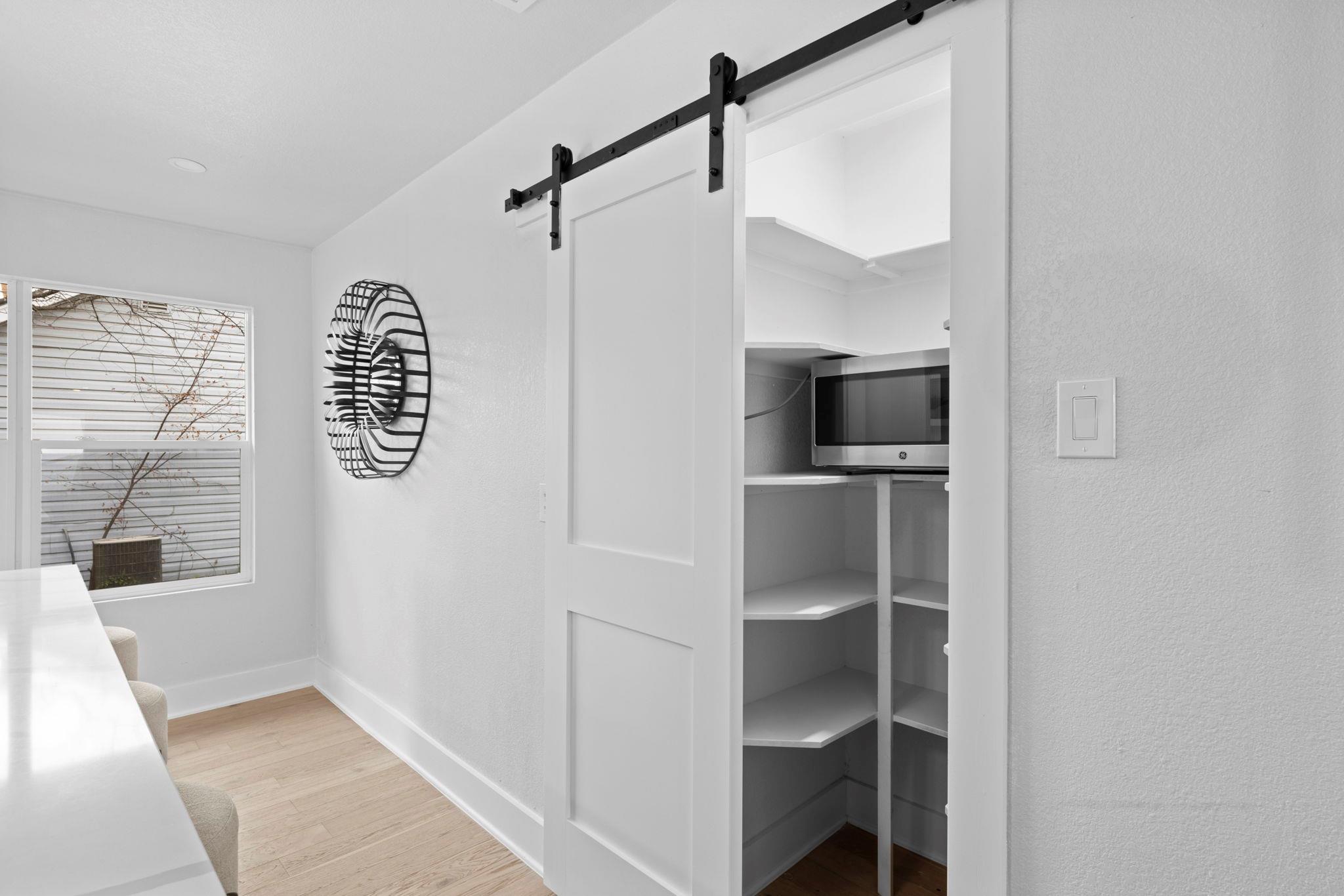 1405 Sahara Ave