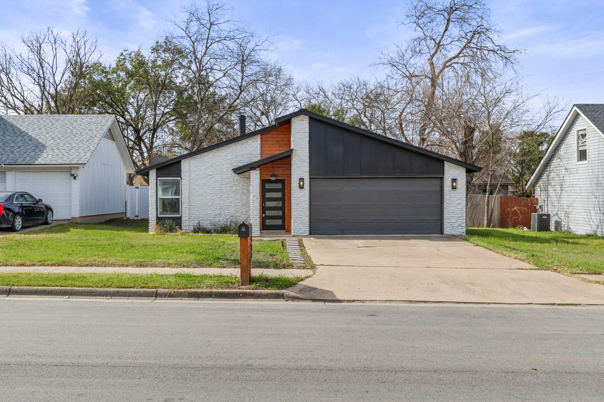 1405 Sahara Ave