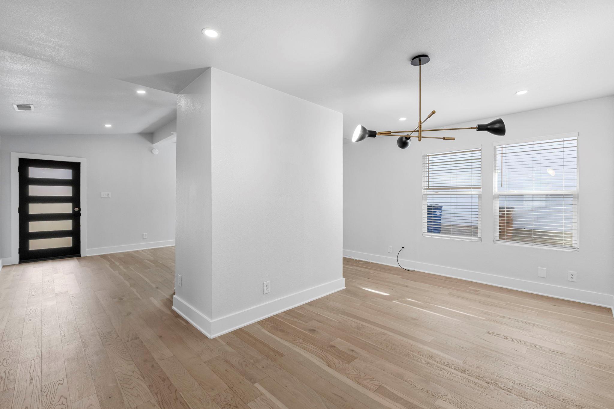 1405 Sahara Ave