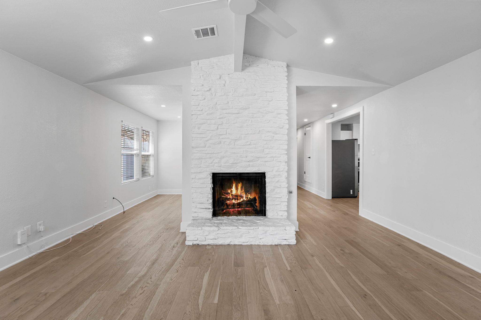 1405 Sahara Ave