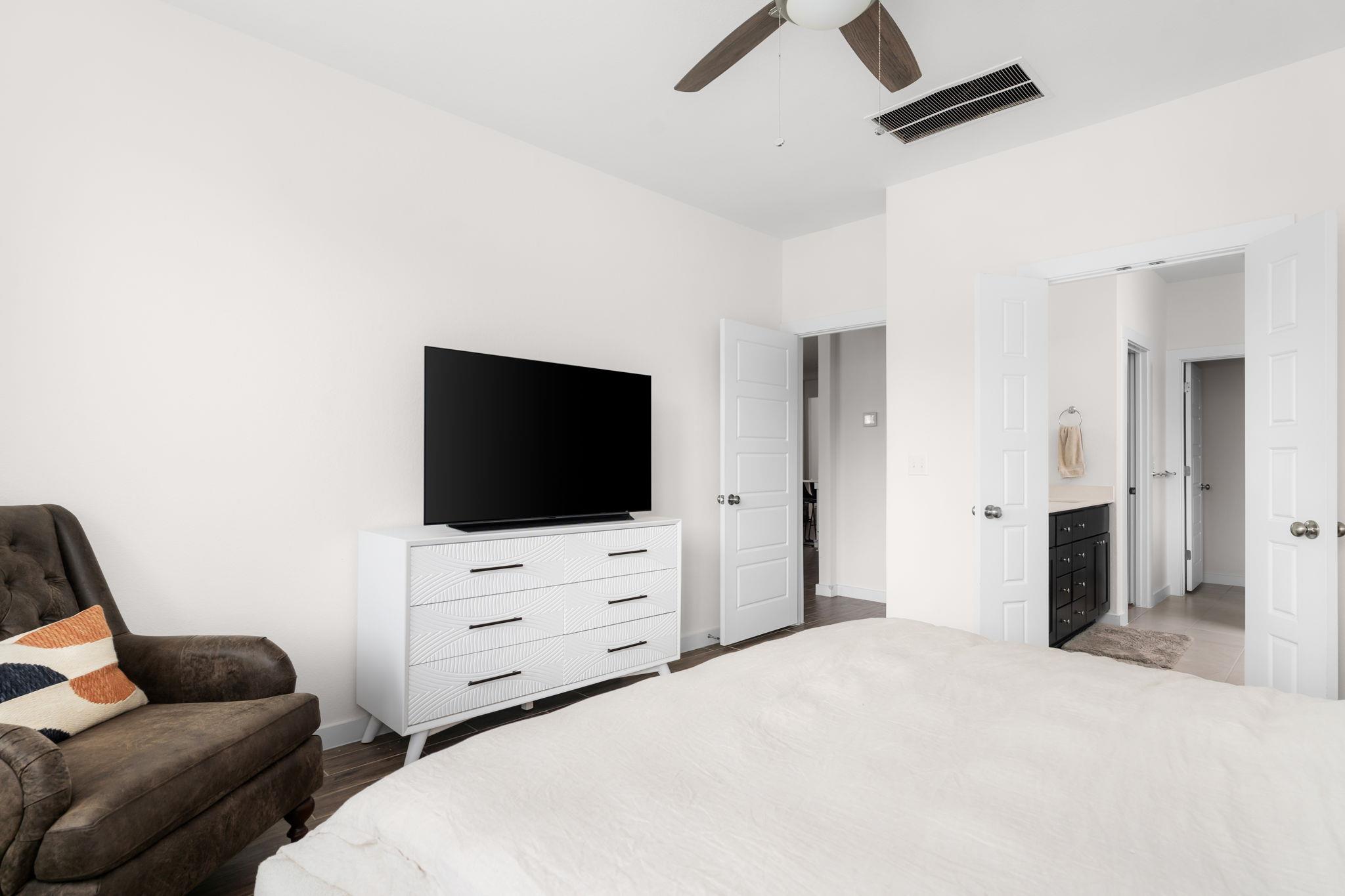 6501 Night Chinook DR