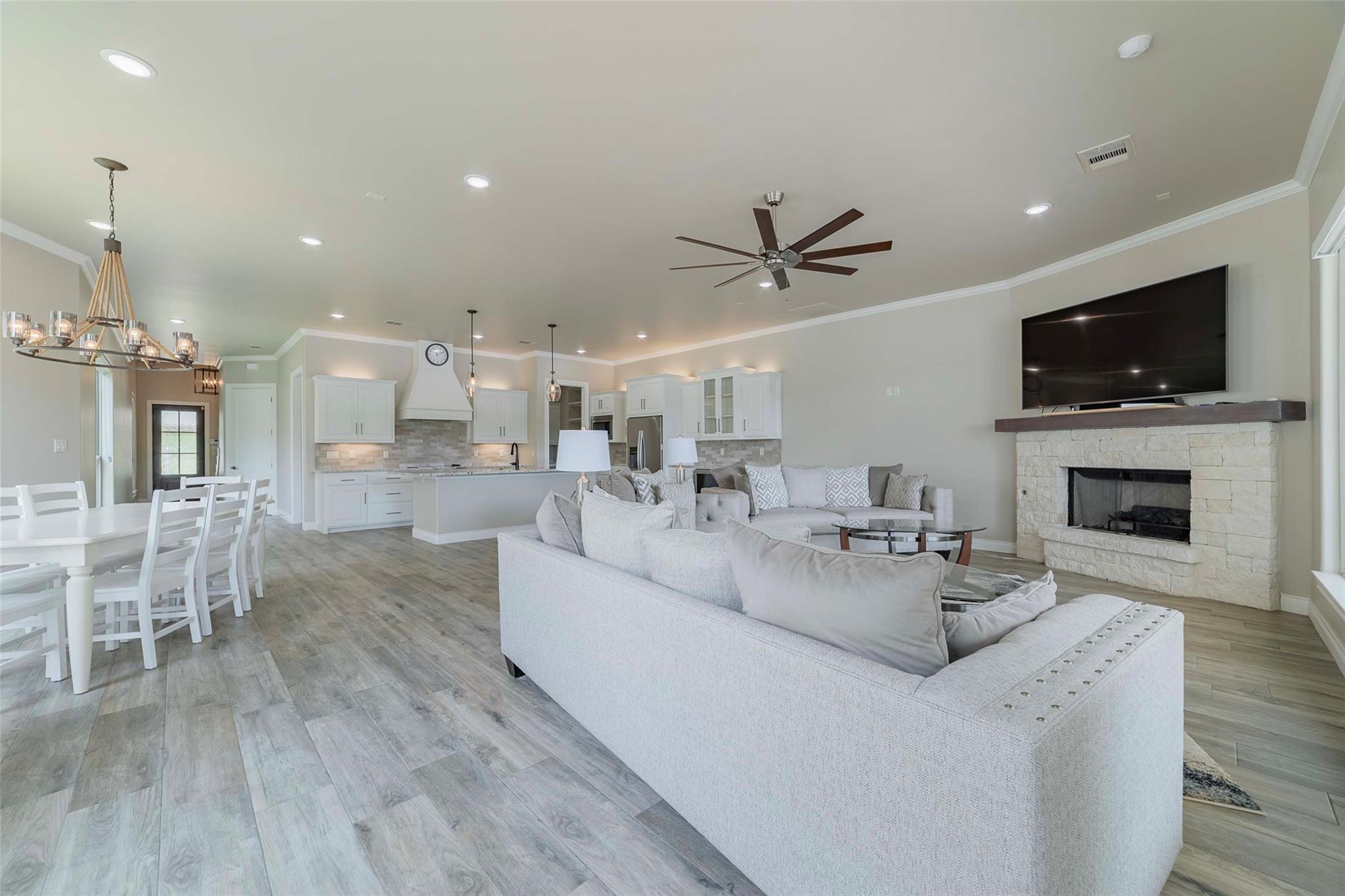2238 Williams Lakeshore DR