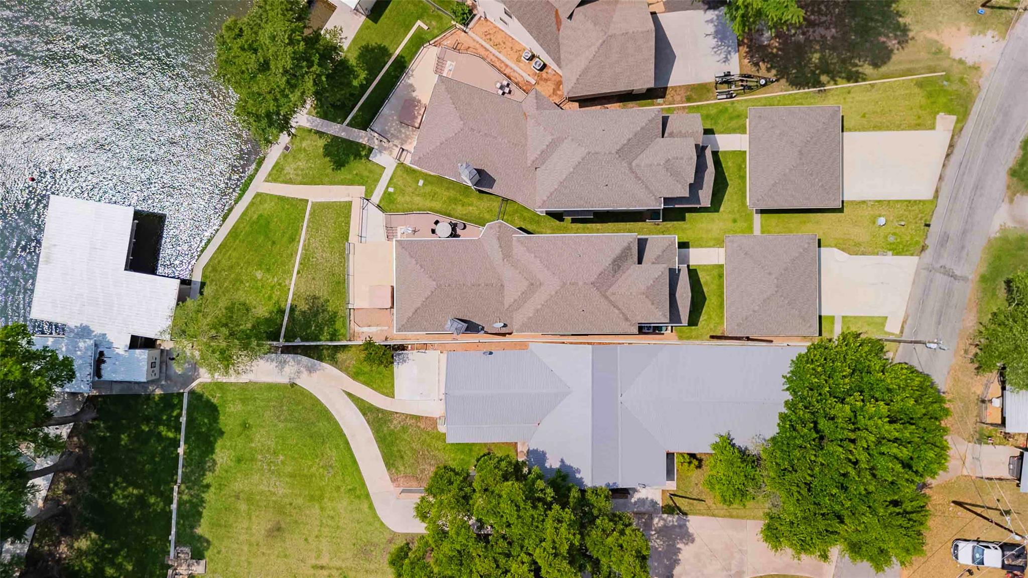 2238 Williams Lakeshore DR