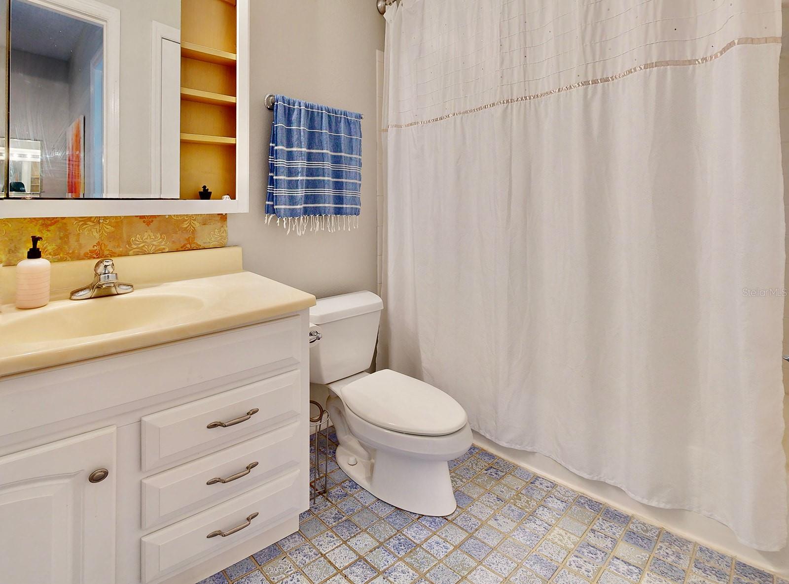 9481 HIGHLAND OAK DR #315