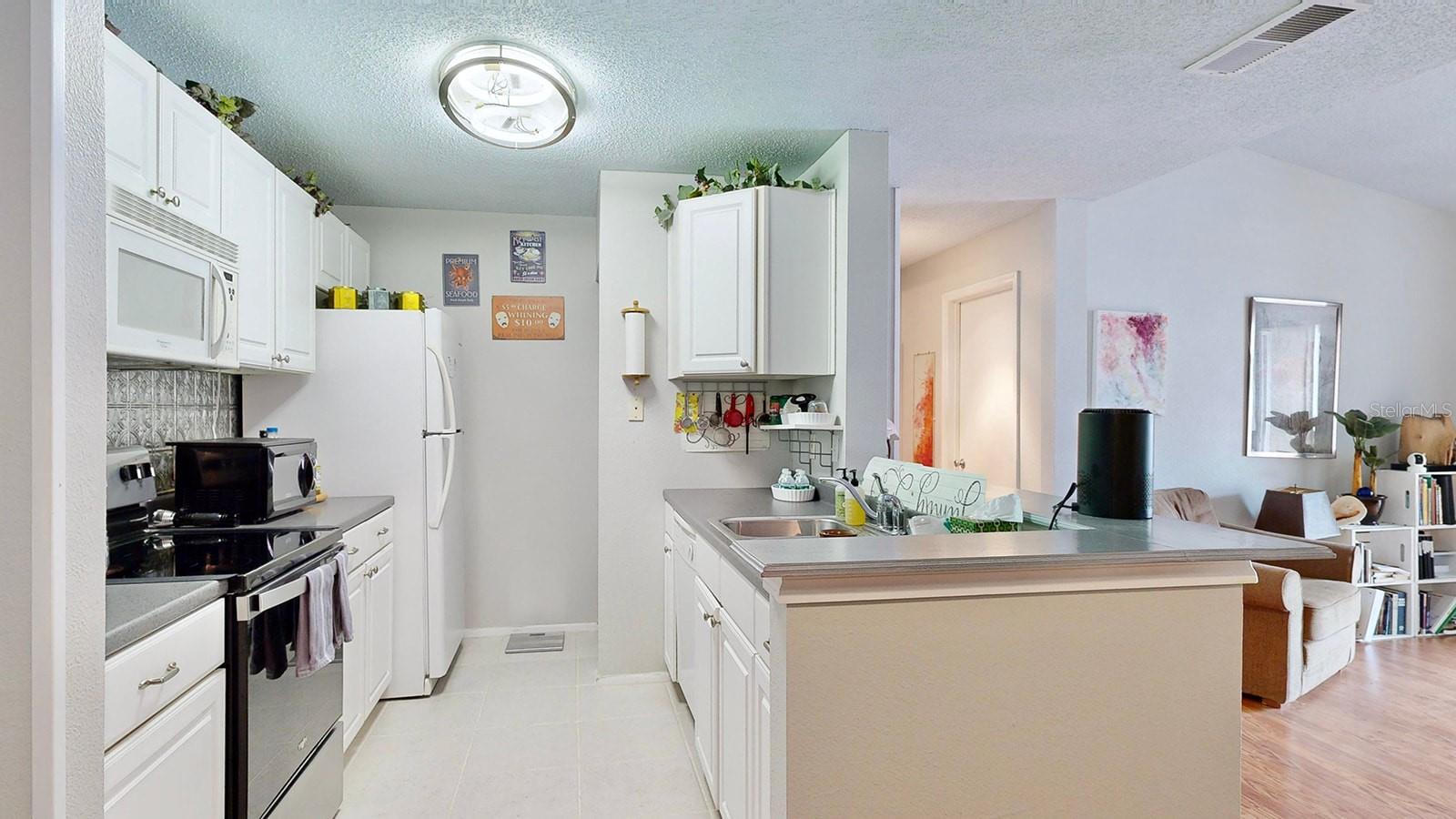 9481 HIGHLAND OAK DR #315