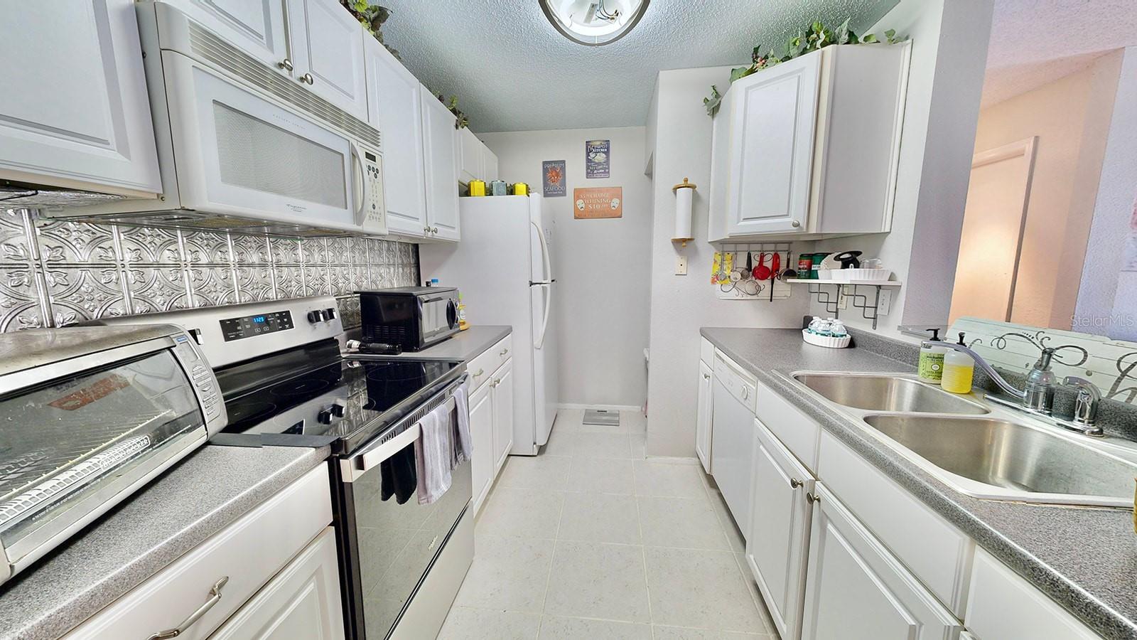 9481 HIGHLAND OAK DR #315