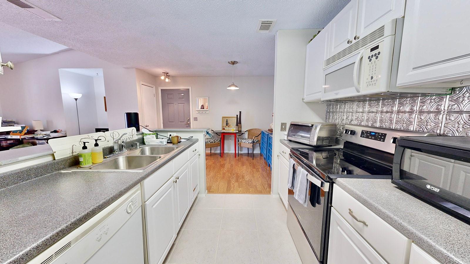 9481 HIGHLAND OAK DR #315