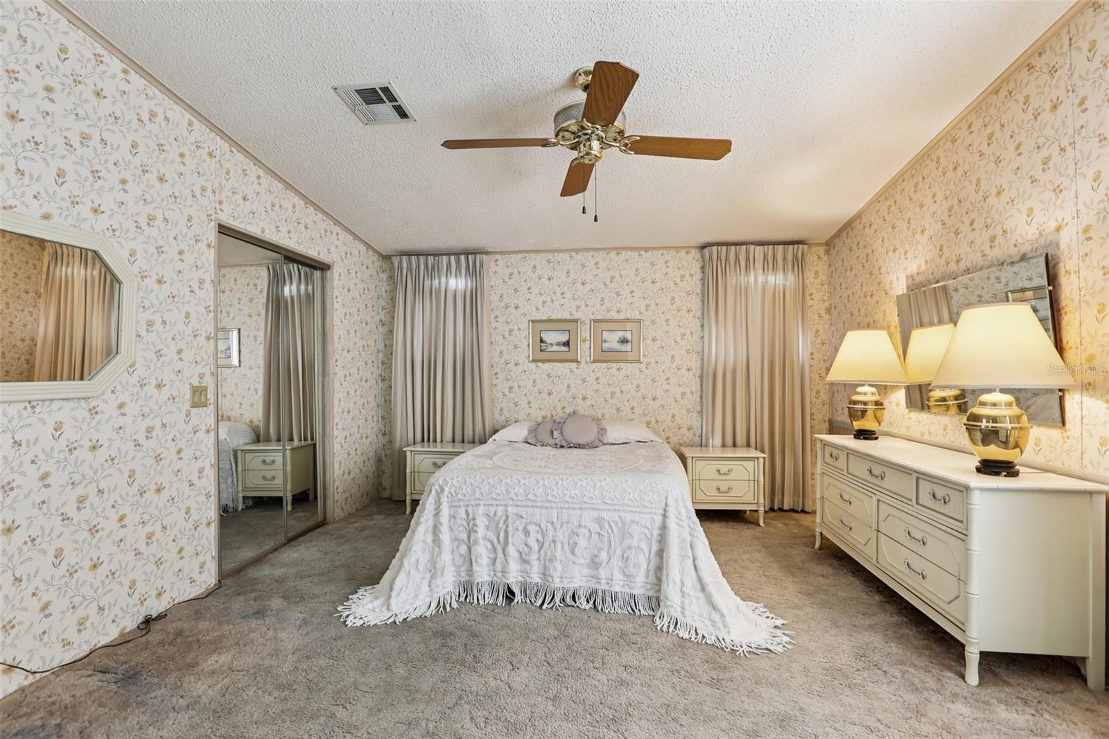 4933 COLONNADES CIR E