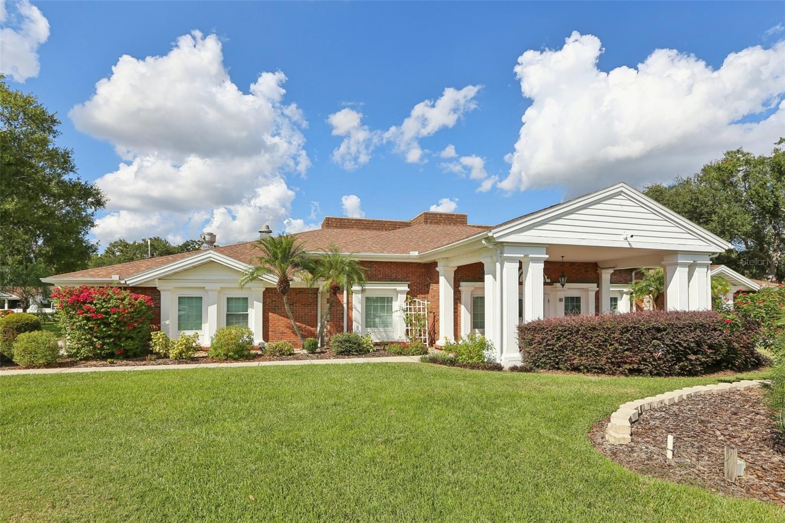 4933 COLONNADES CIR E