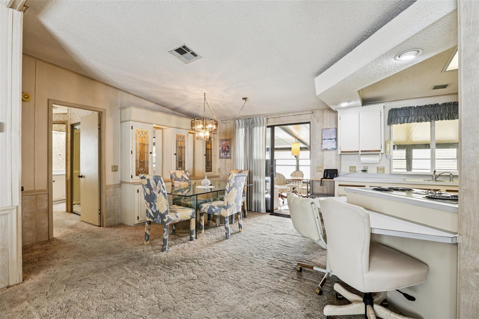 4933 COLONNADES CIR E