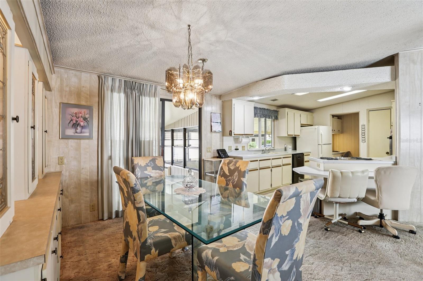 4933 COLONNADES CIR E