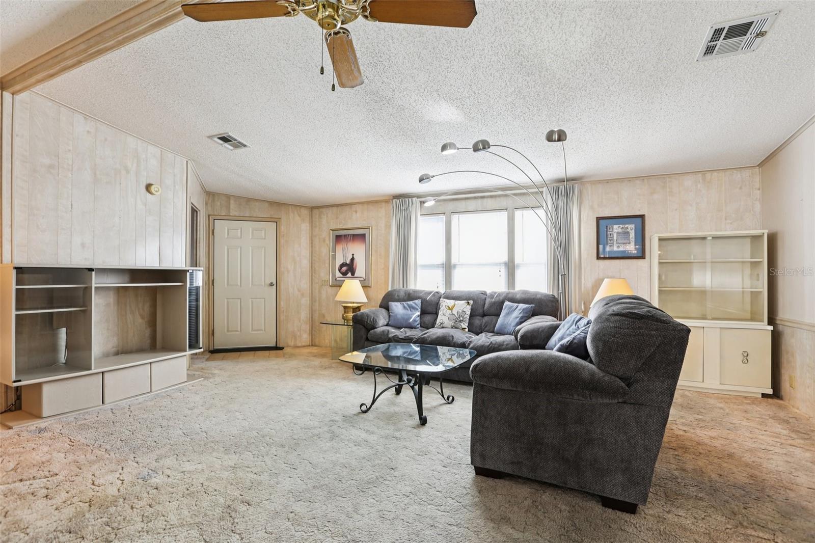 4933 COLONNADES CIR E