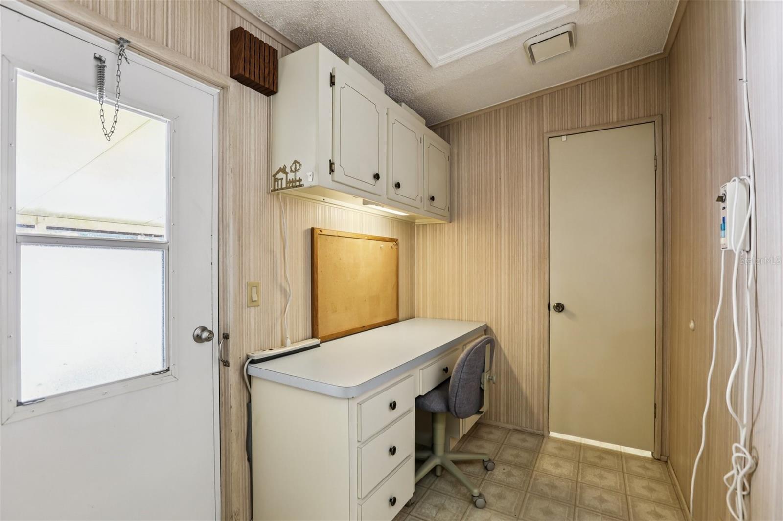 4933 COLONNADES CIR E