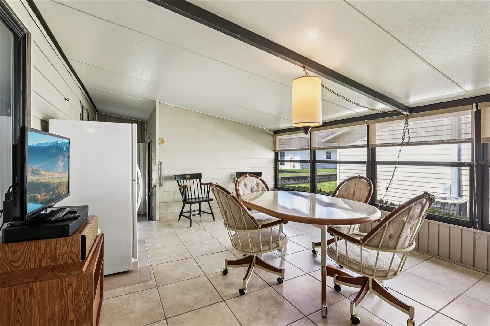 4933 COLONNADES CIR E