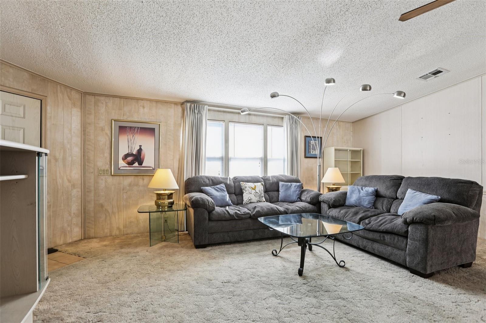 4933 COLONNADES CIR E