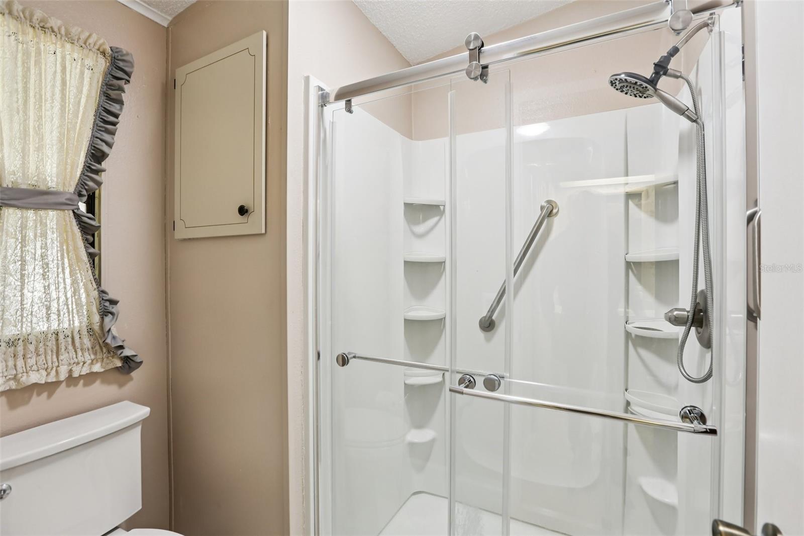 4933 COLONNADES CIR E