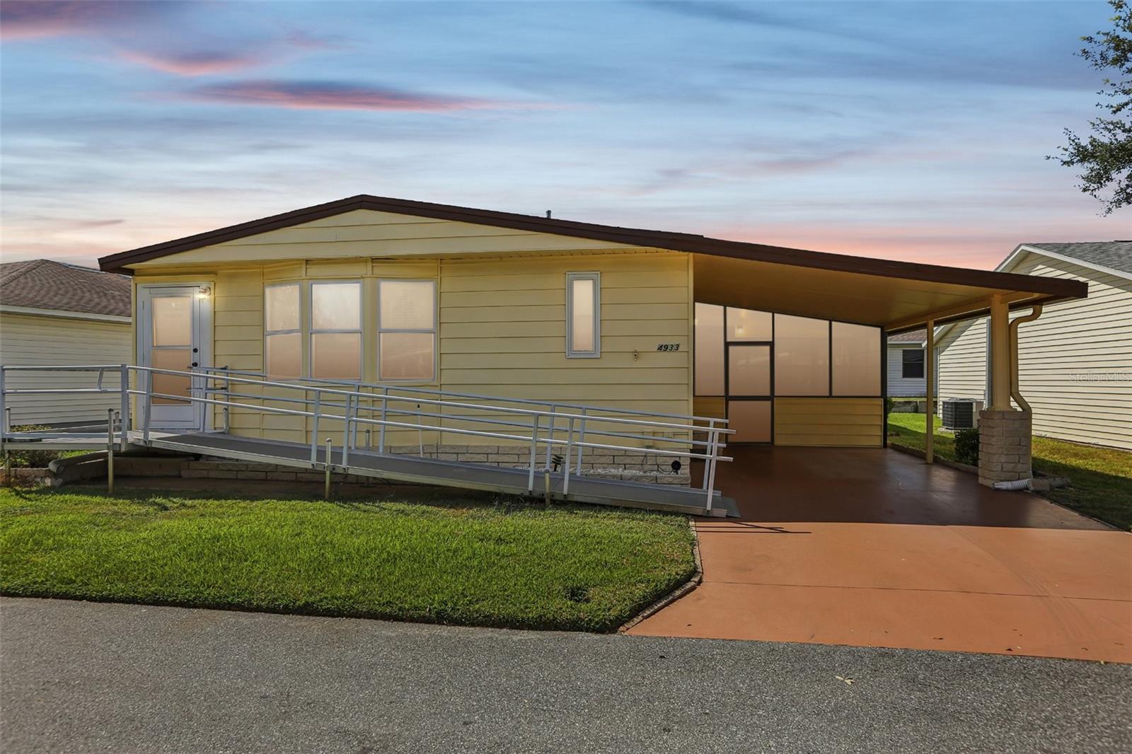 4933 COLONNADES CIR E