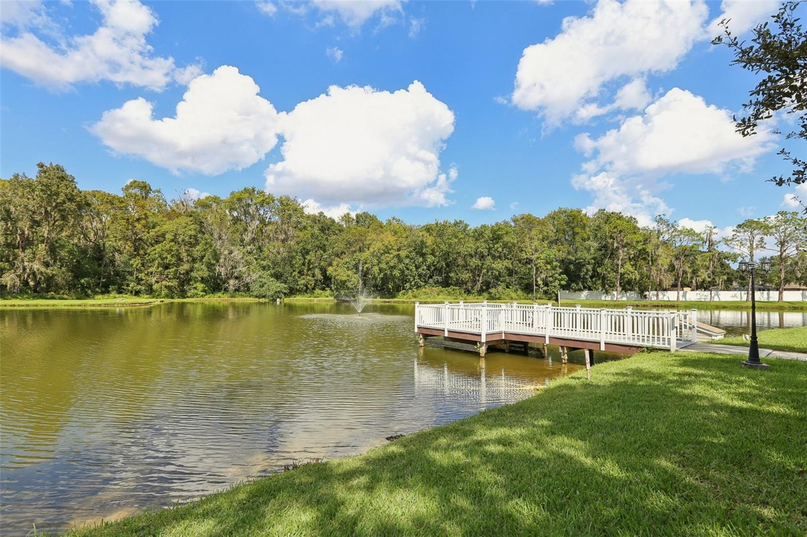 4933 COLONNADES CIR E