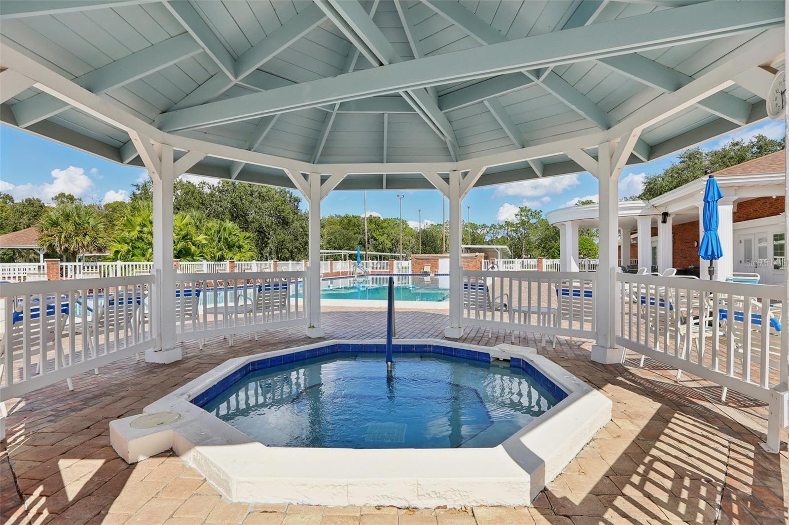 4933 COLONNADES CIR E