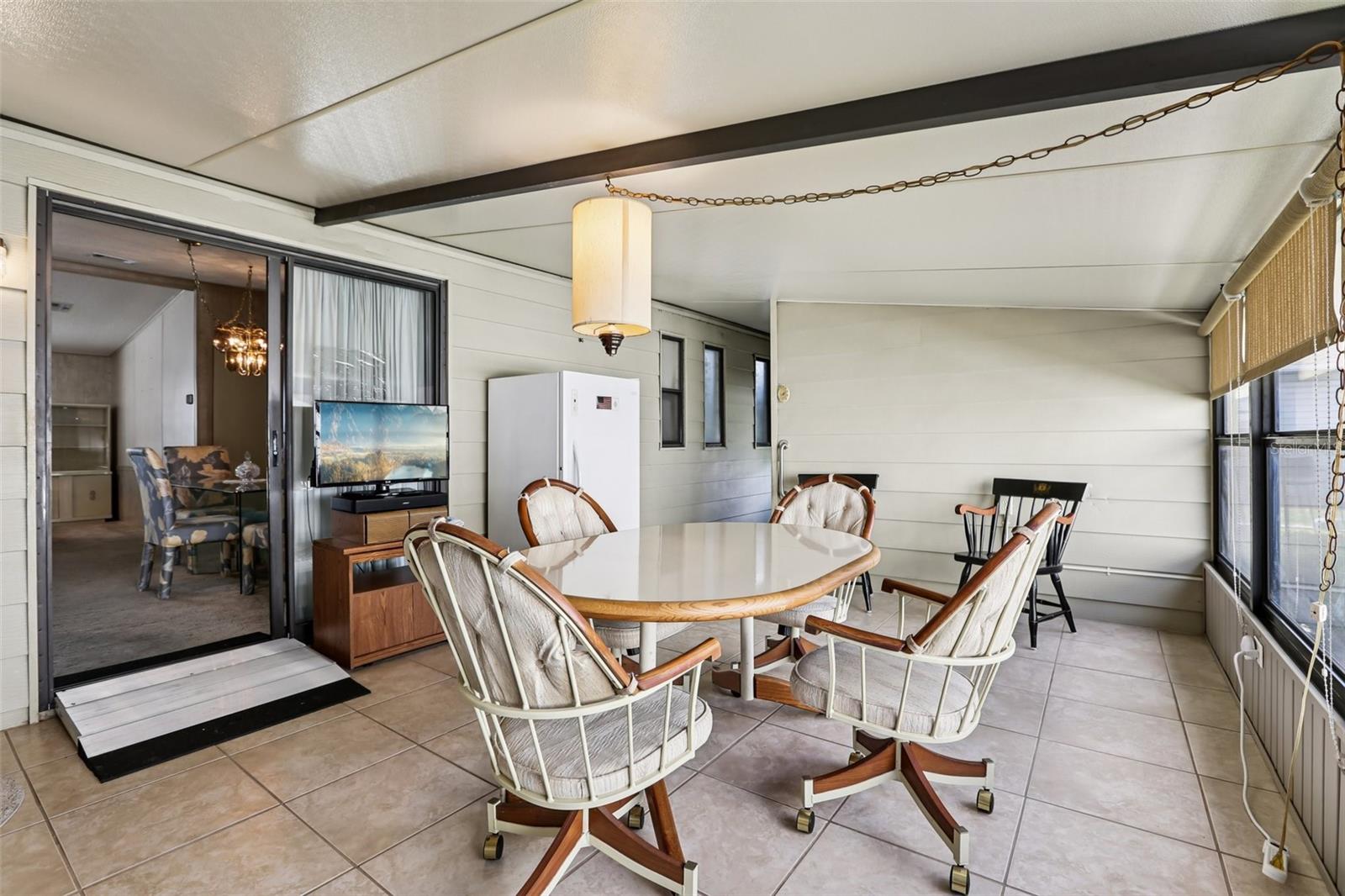 4933 COLONNADES CIR E