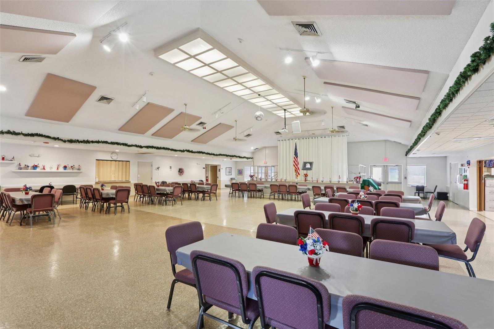 4933 COLONNADES CIR E