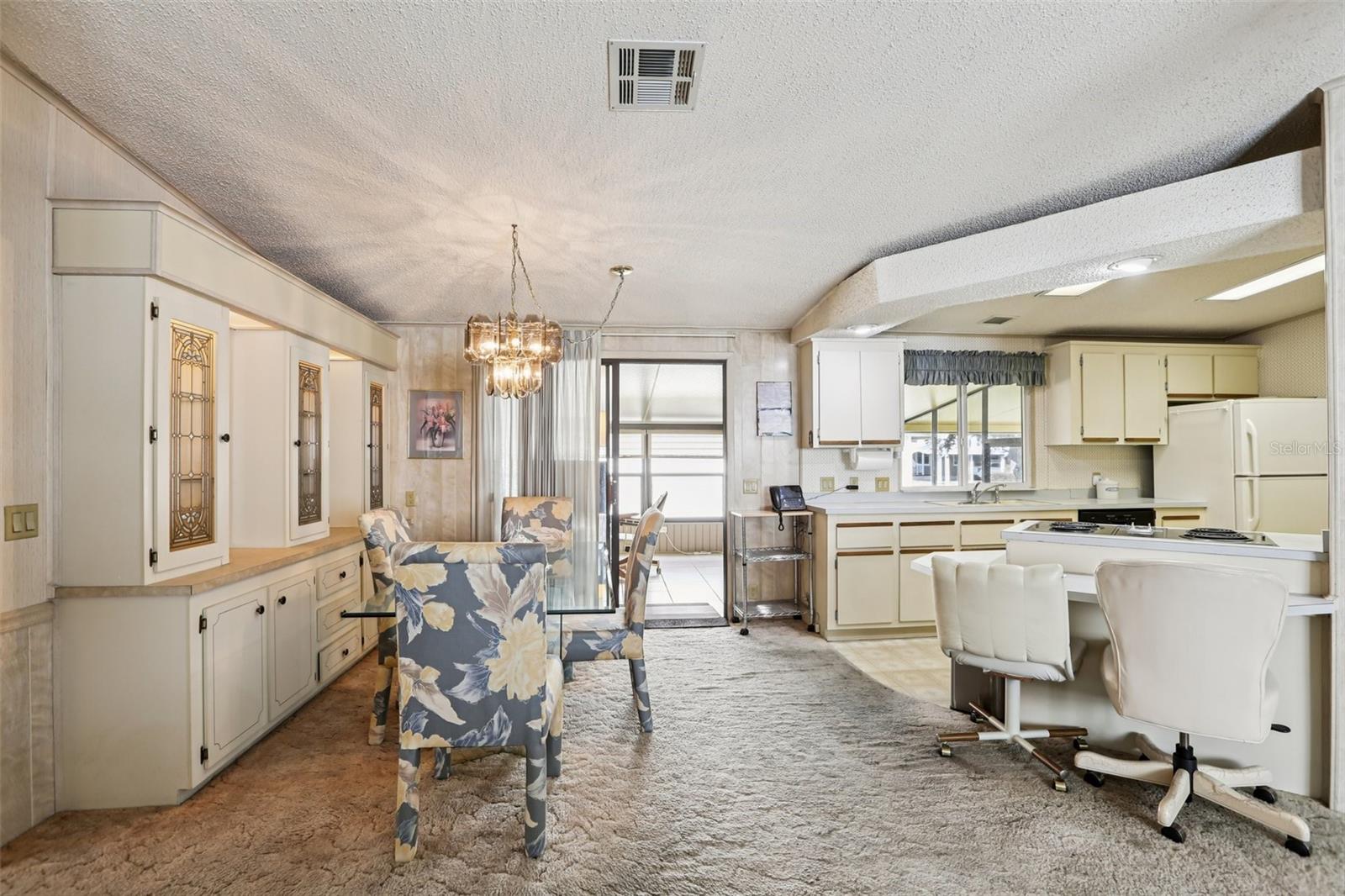 4933 COLONNADES CIR E