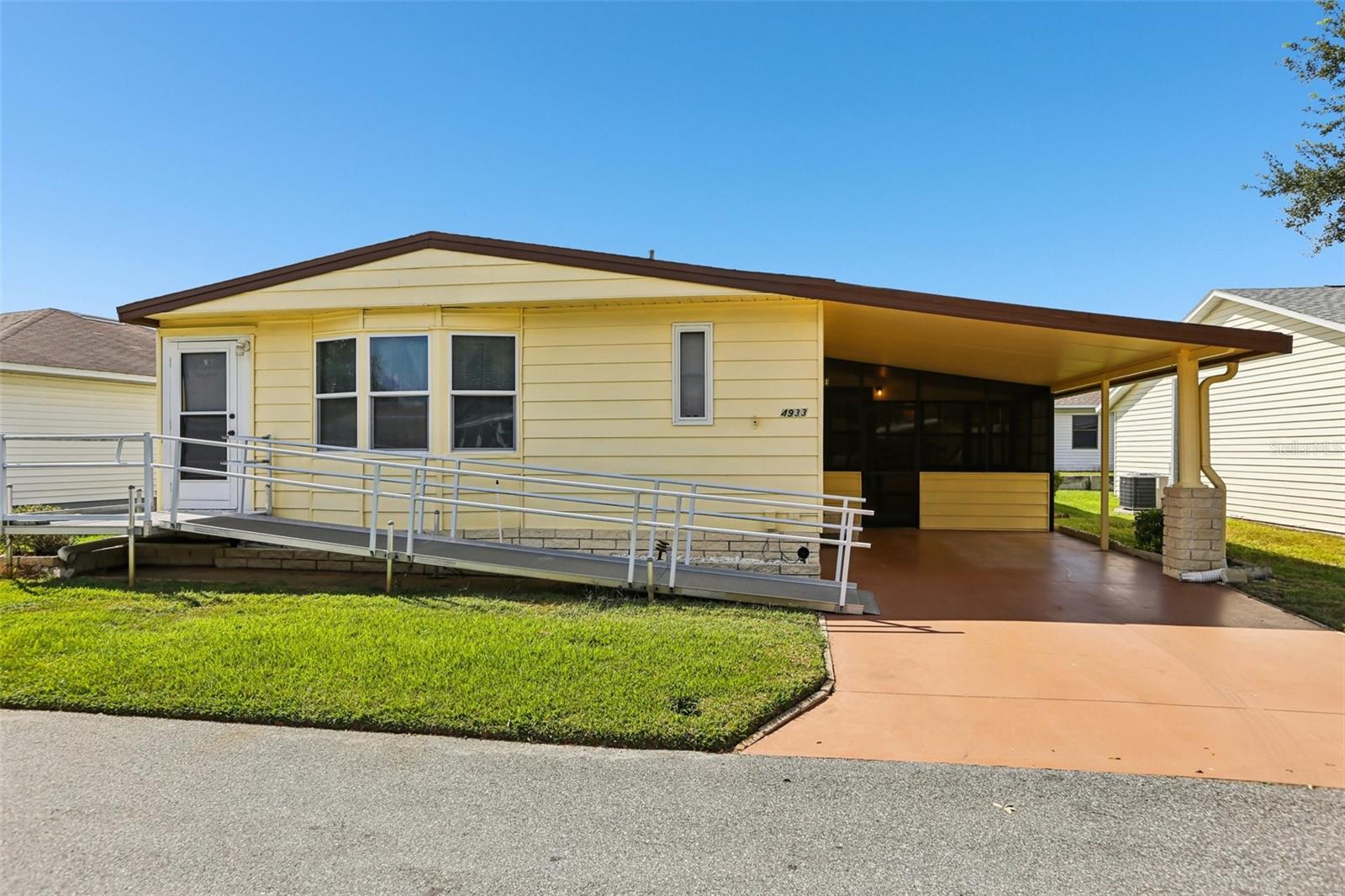 4933 COLONNADES CIR E