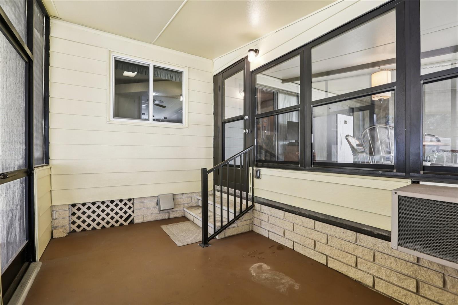 4933 COLONNADES CIR E