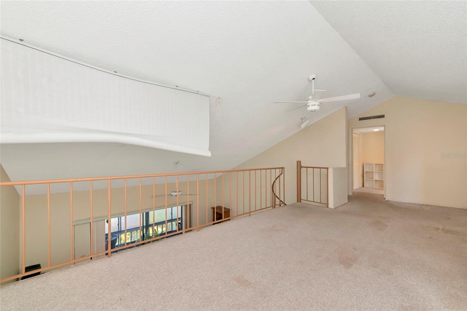 211 WOODLAND DR #211