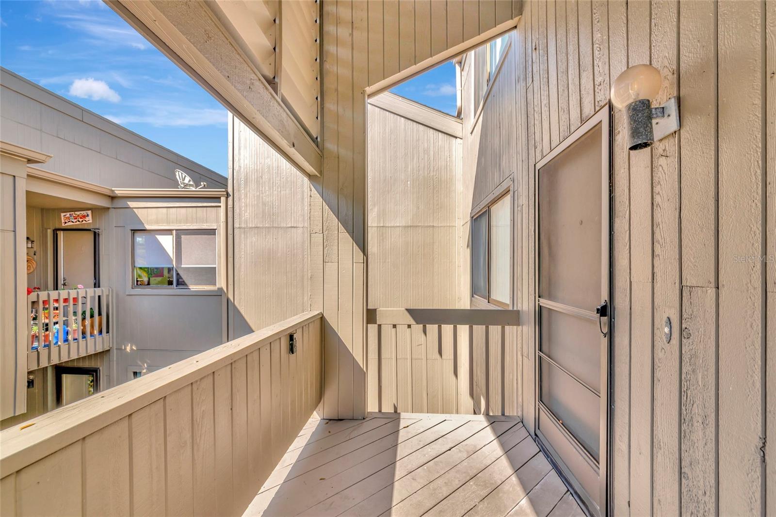 211 WOODLAND DR #211