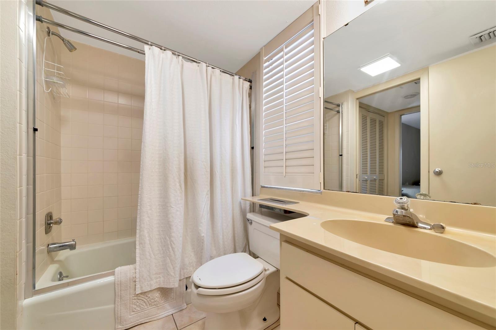 211 WOODLAND DR #211